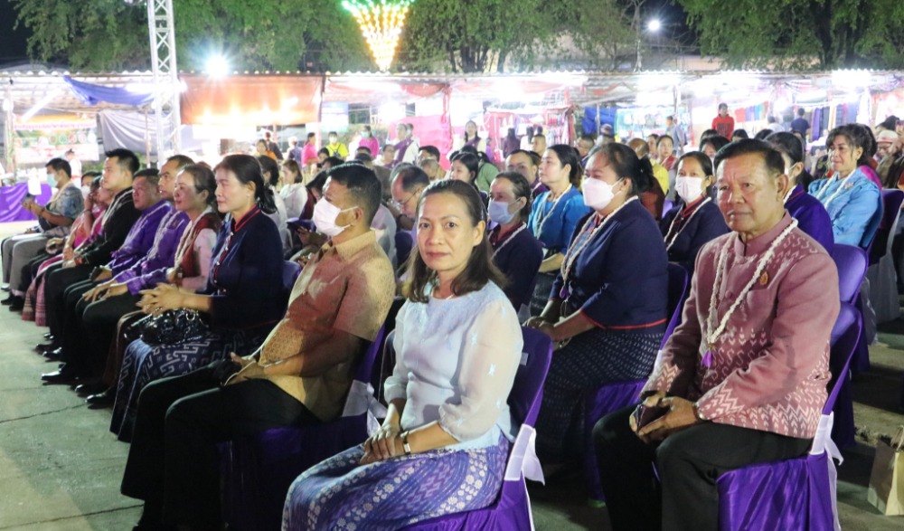พิธีเปิดงานประเพณีแห่มาลัยข้าวตอก ณ บริเวณหน้าที่ว่าการอำเภอมหาชนะชัย จังหวัดยโสธร