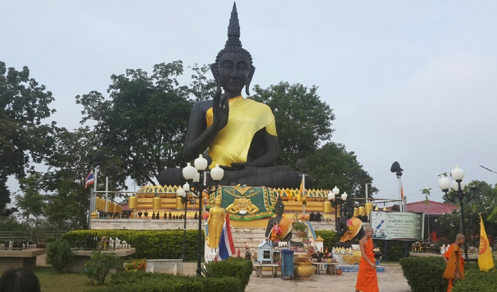 ตักบาตรเทโว วัดเขาวงจินดาราม