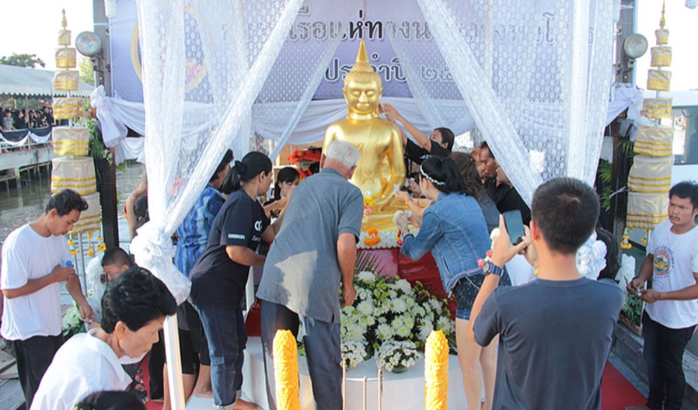 งานย้อนอดีต 253 ปี อัญเชิญหลวงพ่อโสธรขึ้นจากแม่น้ำบางปะกง
