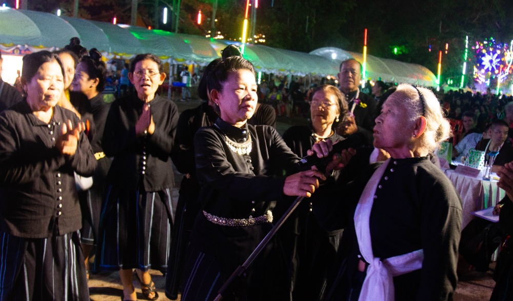 งานเทศกาลประเพณีไทยทรงดำ