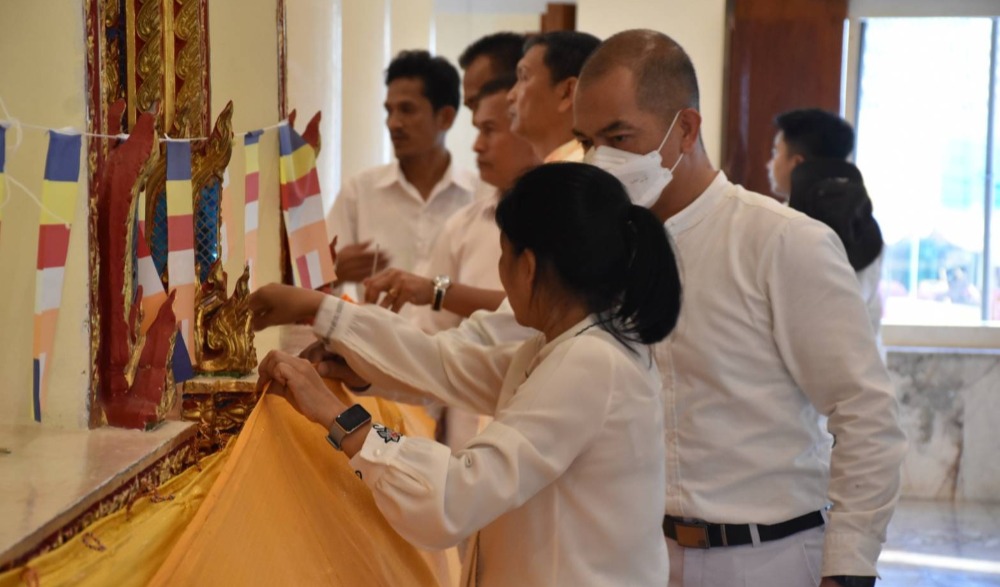 ประเพณีแห่ผ้าขึ้นพระธาตุเจดีย์เขาสุวรรณประดิษฐ์  อำเภอดอนสัก จังหวัดสุราษฎร์ธานี