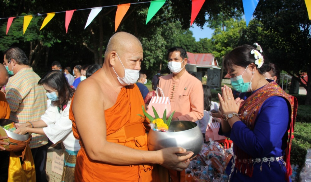 งานสืบสานประเพณีตักบาตรเทโว วัดเขาดีสลัก ประจำปี 2566