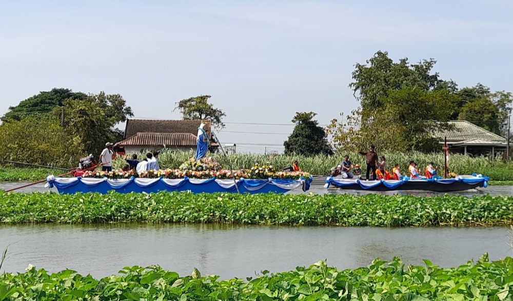 ประเพณีแห่แม่พระทางสายน้ำ