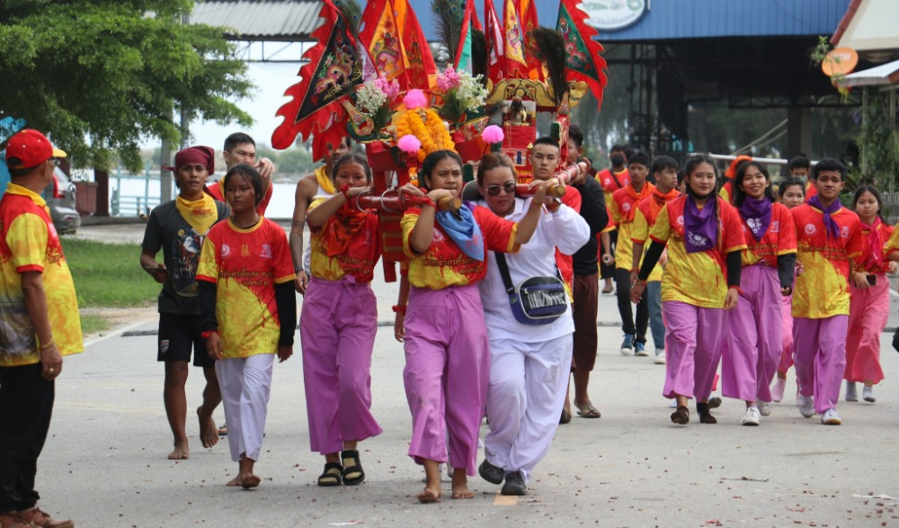 ประเพณีวัฒนธรรม