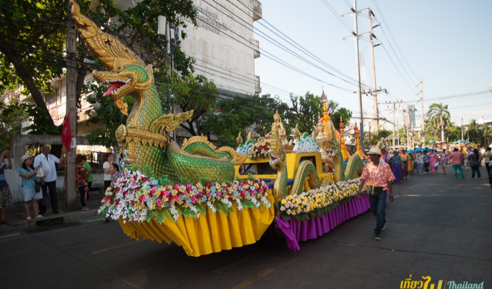 ประเพณีแห่หงส์ ธงตะขาบ พระประแดง