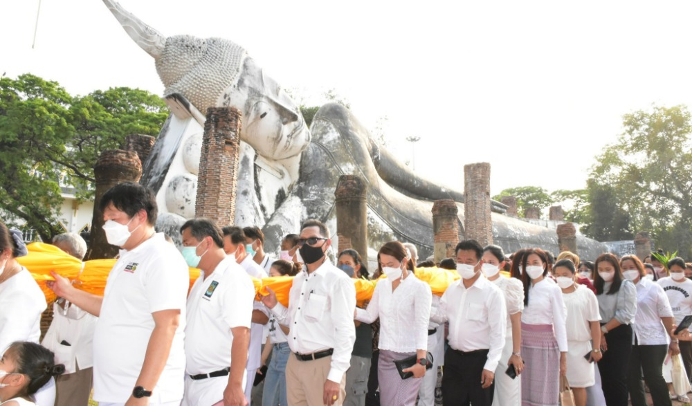 แห่ผ้าห่มพระพุทธไสยาสน์ ในโครงการสัปดาห์ส่งเสริมพระพุทธศาสนาเนื่องเทศกาลวันอาสาฬหบูชาพุทธศักราช ๒๕๖๖ จังหวัดอ่างทอง