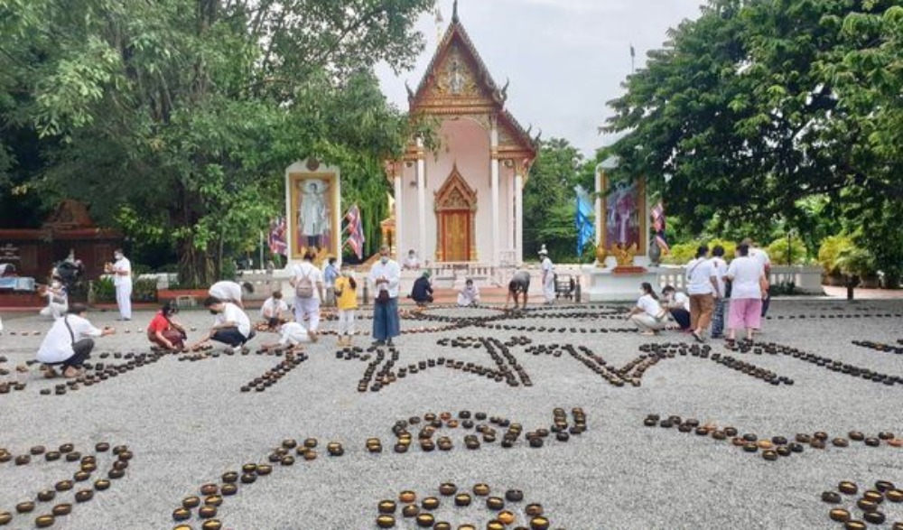 วางผางประทีป 10,000 ดวง วัดท่าขนุน เนื่องในวันสำคัญทางพระพุทธศาสนาวันอาสาฬหบูชา
