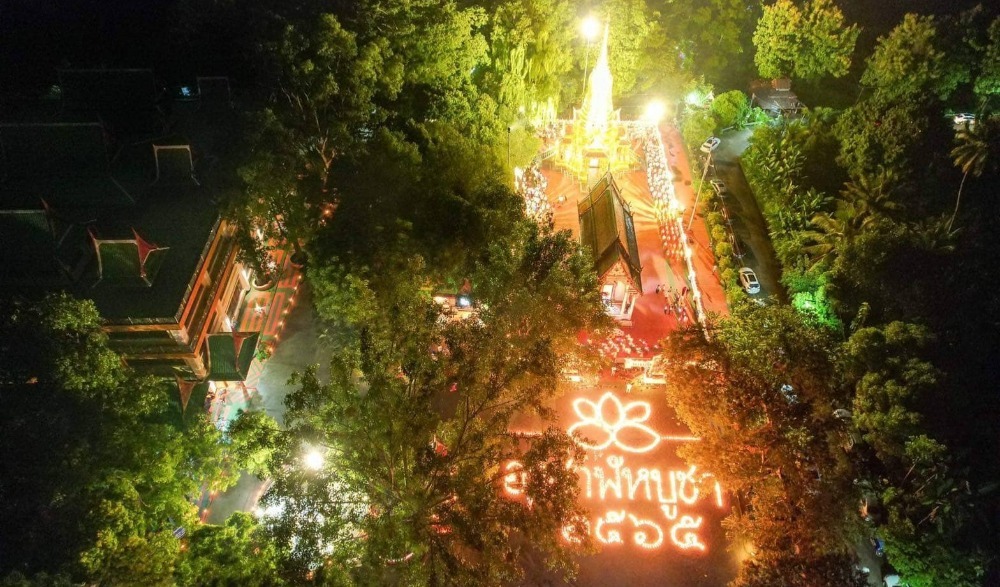 วางผางประทีป 10,000 ดวง วัดท่าขนุน เนื่องในวันสำคัญทางพระพุทธศาสนาวันอาสาฬหบูชา