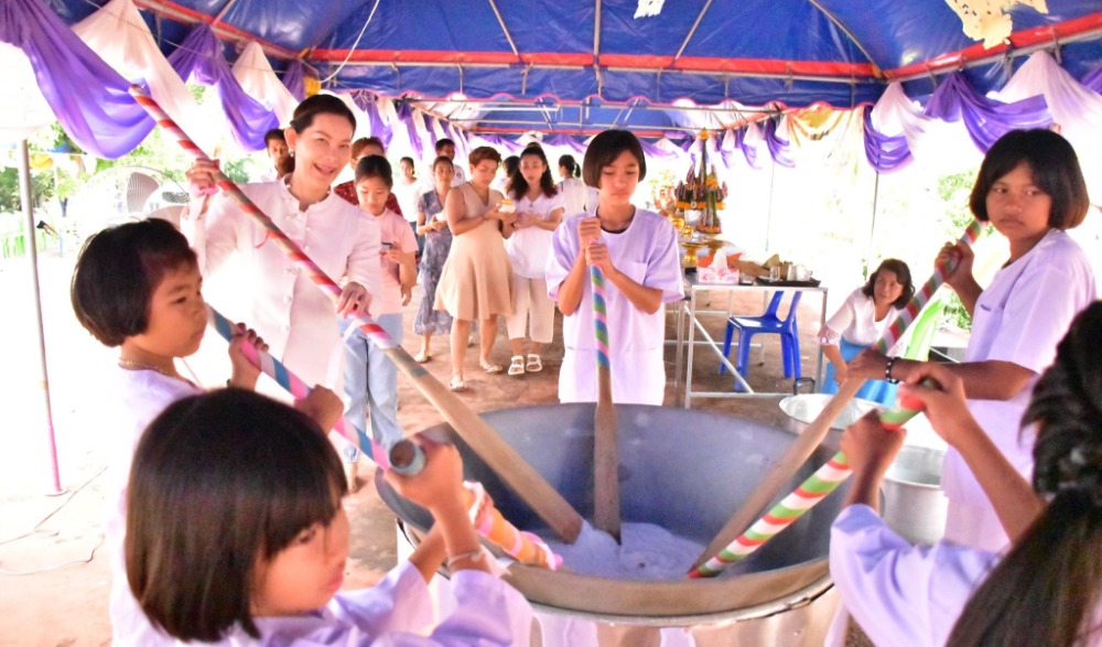ประเพณีกวนข้าวทิพย์ หรือข้าวมธุปายาส