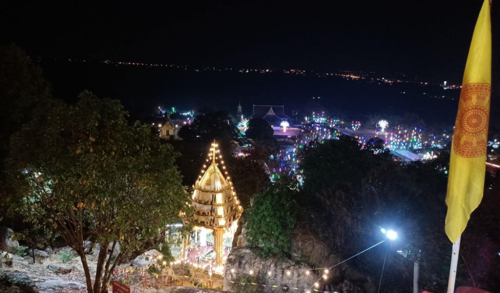 งานนมัสการรอยพระพุทธบาทเขาสมอแคลง