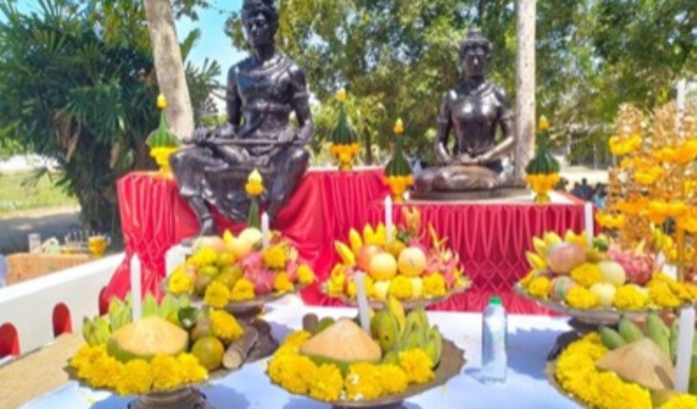 โครงการส่งเสริมสนับสนุนการอนุรักษ์ฟื้นฟูขนบธรรมเนียมประเพณีวัฒนธรรมท้องถิ่น ของสำนักงาน                              วัฒนธรรมจังหวัดพัทลุง กิจกรรมถ่ายทอดองค์ความรู้การทำเทริด การร้อยลูกปัดโนรา