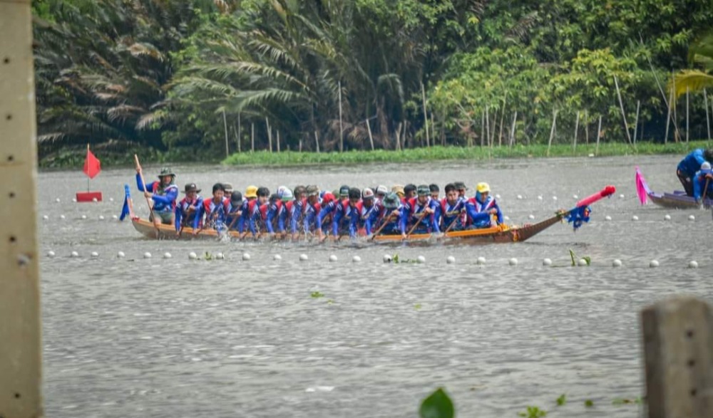 งานประเพณีแข่งขันเรือยาว ๓๐ ฝีพาย ชิงถ้วยเกียรติยศ ประจำปี พ.ศ. ๒๕๖๕