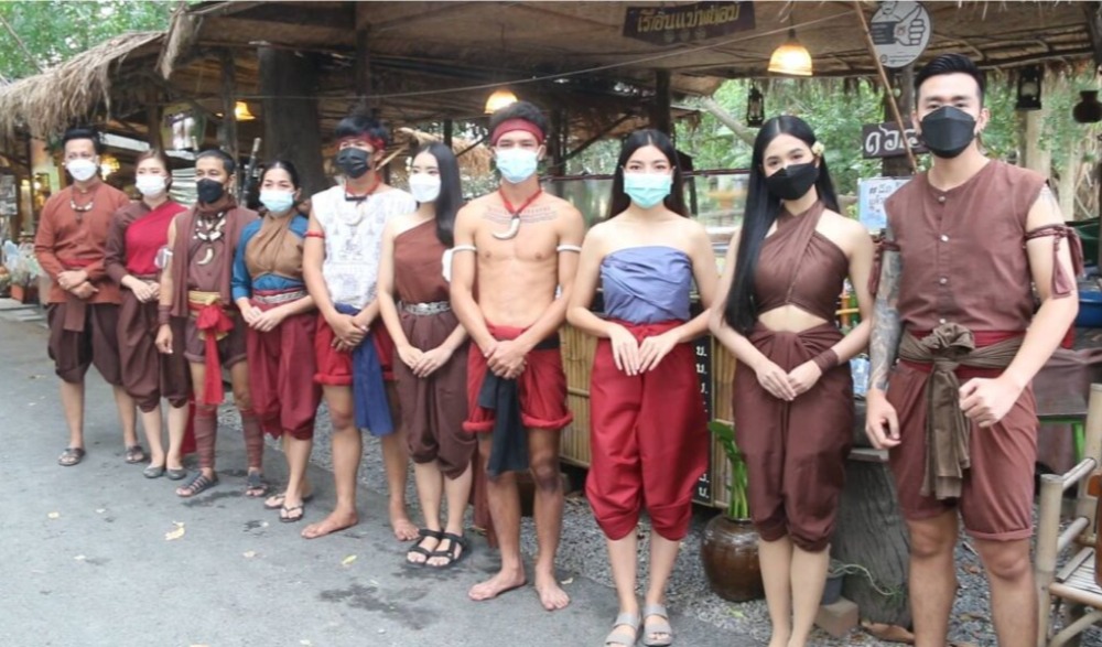 งานมหาสงกรานต์บ้านระจัน “สรงน้ำ หลวงปู่ธรรมโชติ เสริมมงคล รดน้ำปู่ย่าวีรชน ชนะจน ชนะภัย”