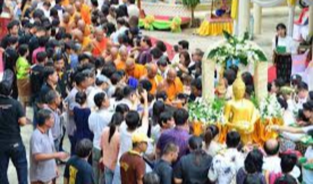 “โครงการสืบสานประเพณียายดอกไม้ (ตักบาตรดอกไม้)” เนื่องในเทศกาลเข้าพรรษา