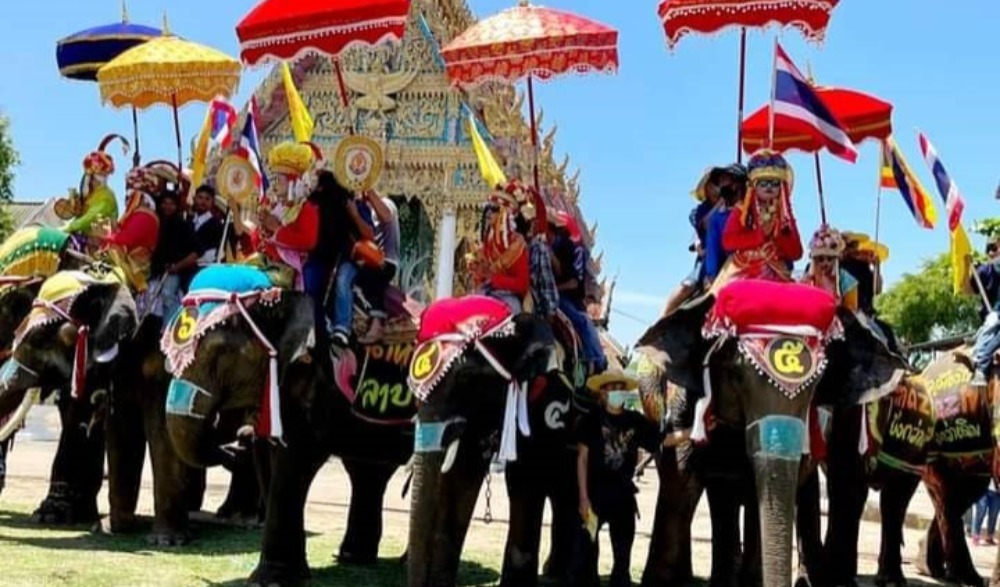 งานประเพณีแห่ช้างบวชนาคไทยพวน บ้านหาดเสี้ยว