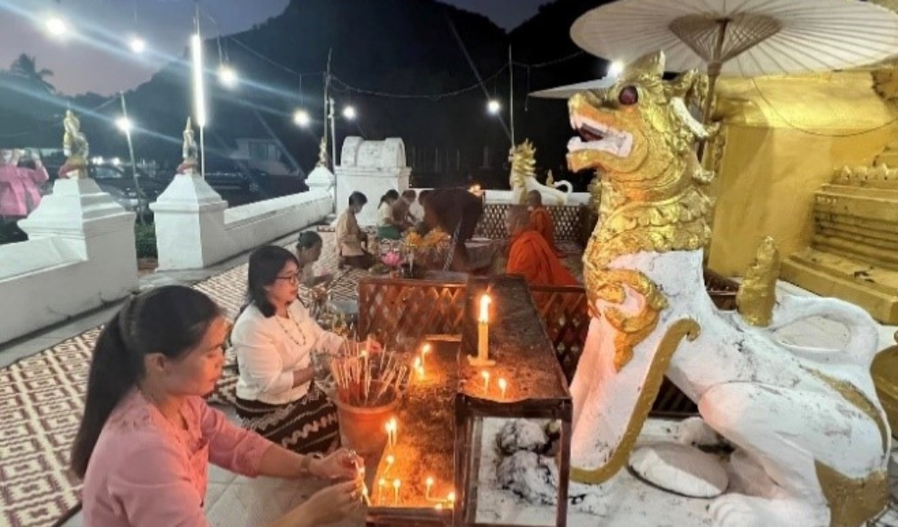 ประเพณีปอยอ่องจ๊อด หรือปอยดับไฟเทียน