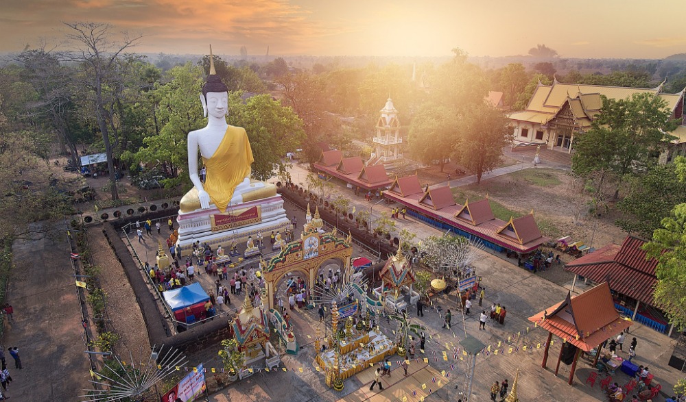 งานบุญประเพณีสรงกู่โบราณสถาน นมัสการหลวงปู่ชุน