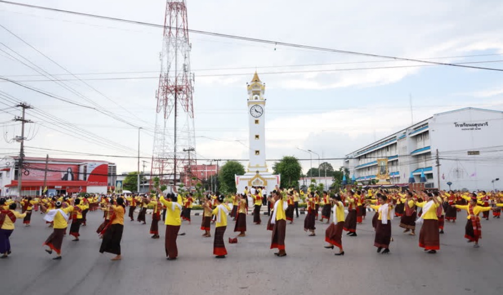 บุญประเพณี “บุญซำฮะ ซำฮะกาย ซำฮะใจ ปัดรังควานพรมน้ำพระพุทธมนต์หว่านหิน ทราย 4 ทิศ