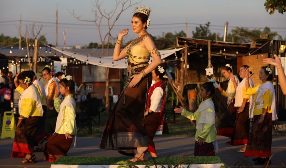 ประเพณีลอยกระทง สืบสานวัฒนธรรมแห่งสายน้ำ จังหวัดมหาสารคาม ประจำปี พ.ศ.๒๕๖๖