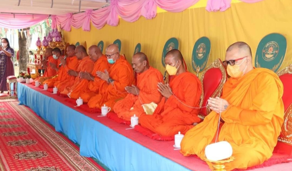 พิธีสรงน้ำพระพุทธสิหิงค์ รดน้ำดำหัวขอพรผู้สูงอายุสืบสานประเพณีสงกรานต์
