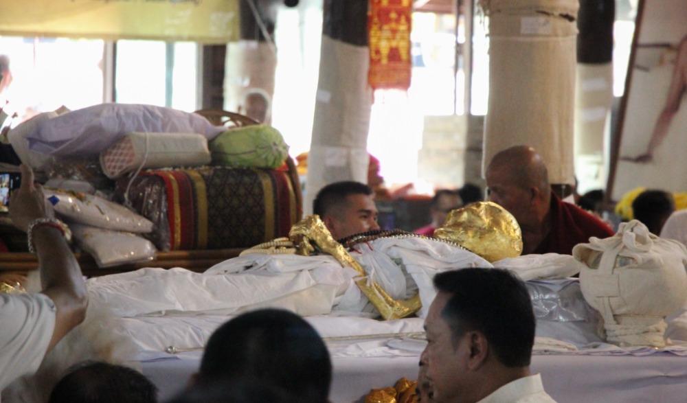 พิธีประเพณีเปลี่ยนผ้าครองสรีระครูบาอภิชัยขาวปี ครบรอบมรณะกาล ๔๖ ปี ประจำปี ๒๕๖๖ ลำพูน