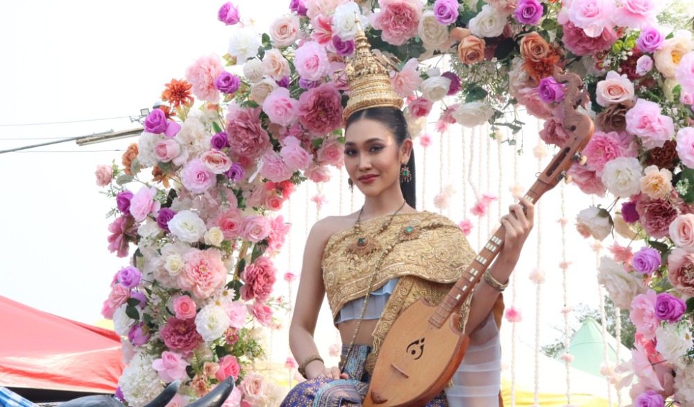 กิจกรรมเนื่องในงานประเพณีสงกรานต์ "สืบสานสงกรานต์วิถีไทย ร่วมสานใจสู่สากล" จังหวัดกระบี่ ประจำปีงบประมาณ พ.ศ.2566 (วันที่ 2)