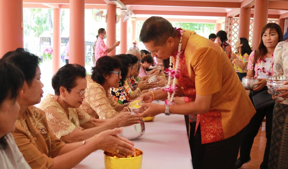 สงกรานต์ วิถีไทย ในอุทยาน ร.๒