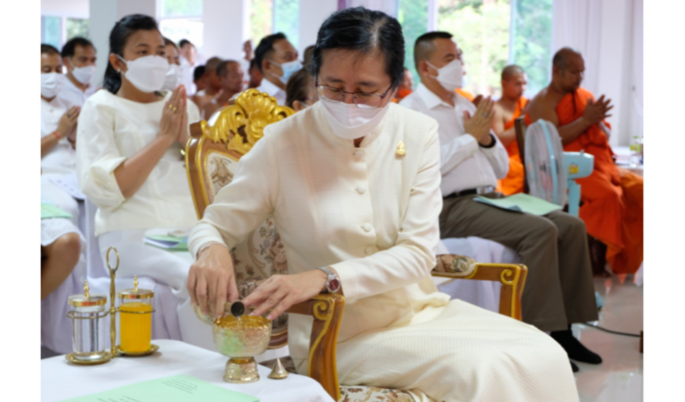 พิธีเจริญพระพุทธมนต์เฉลิมพระเกียรติพระบาทสมเด็จพระเจ้าอยู่หัว สมเด็จพระนางเจ้าสิริกิติ์ พระบรมราชินีนาถ พระบรมราชชนนีพันปีหลวง และสมเด็จพระนางเจ้าฯ พระบรมราชินี