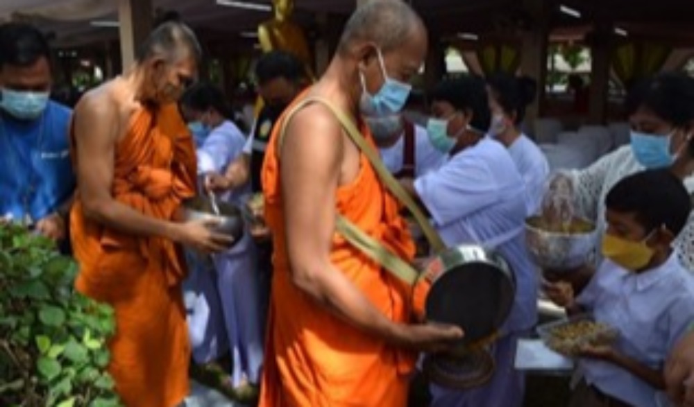 พิธีกวนคยาสารท วันออกพรรษา วัดท่าเสด็จ จังหวัดกาญจนบุรี