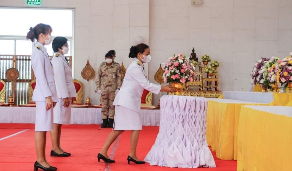 พิธีวางพานพุ่มถวายราชสักการะเนื่องใน "วันพระบาทสมเด็จพระพุทธยอดฟ้าจุฬาโลกมหาราช และวันที่ ระลึกมหาจักรีบรมราชวงศ์"