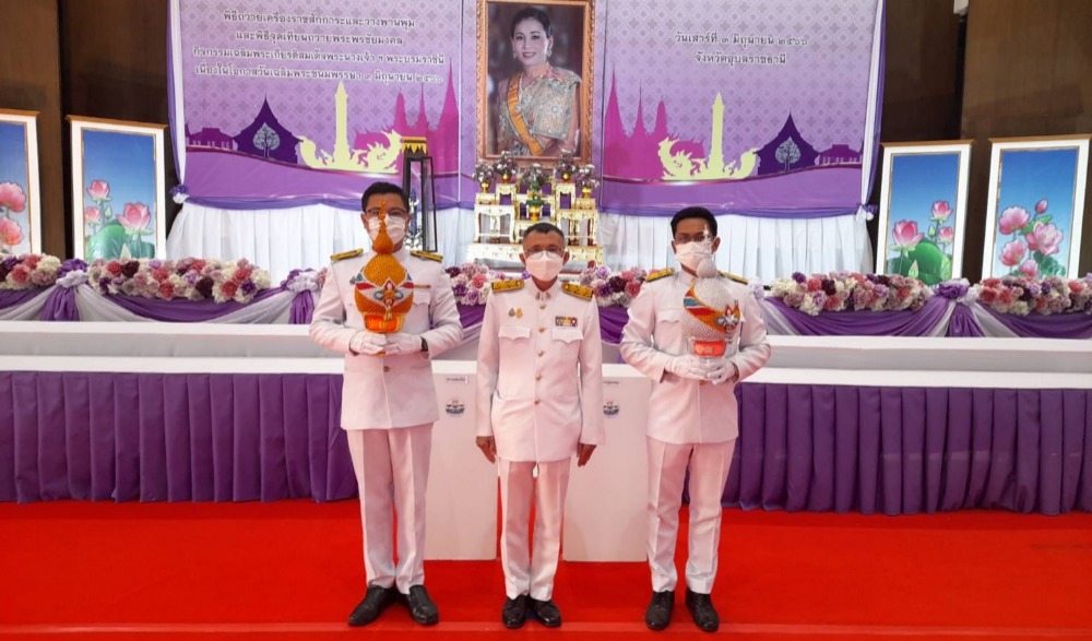 พิธีวางพานพุ่มและจุดเทียนถวายพระพรชัยมงคลสมเด็จพระนางเจ้าสุทิดา พัชรสุธาพิมลลักษณ พระบรมราชินีเนื่องในโอกาสวันเฉลิมพระชนมพรรษา ๓ มิถุนายน ๒๕๖๖