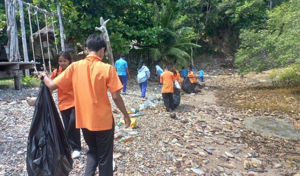 โครงการค่ายศิลปะจังหวัดกระบี่ : ขยะสร้างศิลป์