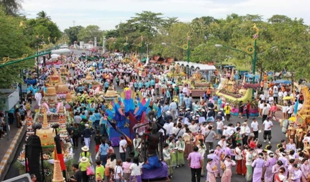 สืบสานประเพณีบุญสารทเดือนสิบและงานกาชาดจังหวัดนครศรีธรรมราช