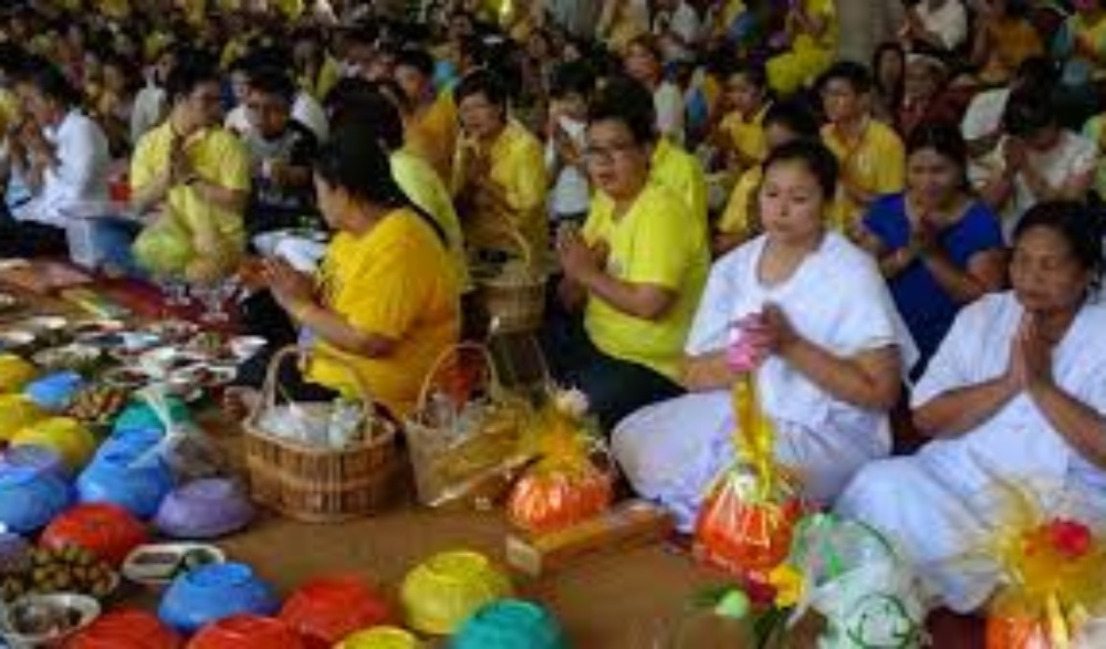 ประเพณีฮีตสิบสองคองสิบสี่(บุญเข้าพรรษา)