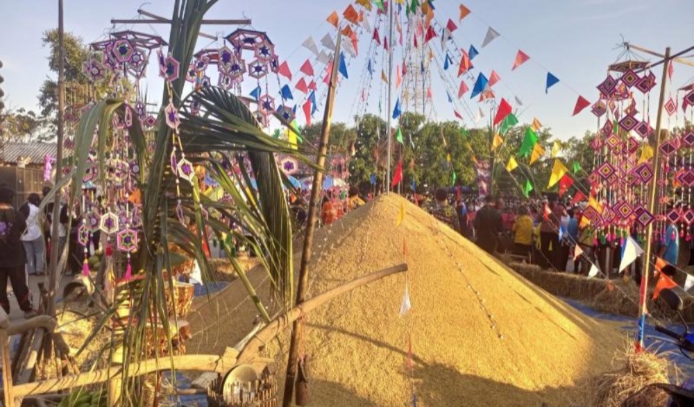 โครงการบุญข้าวคูณลานสืบสานประเพณีของดีเมืองเชียงยืน