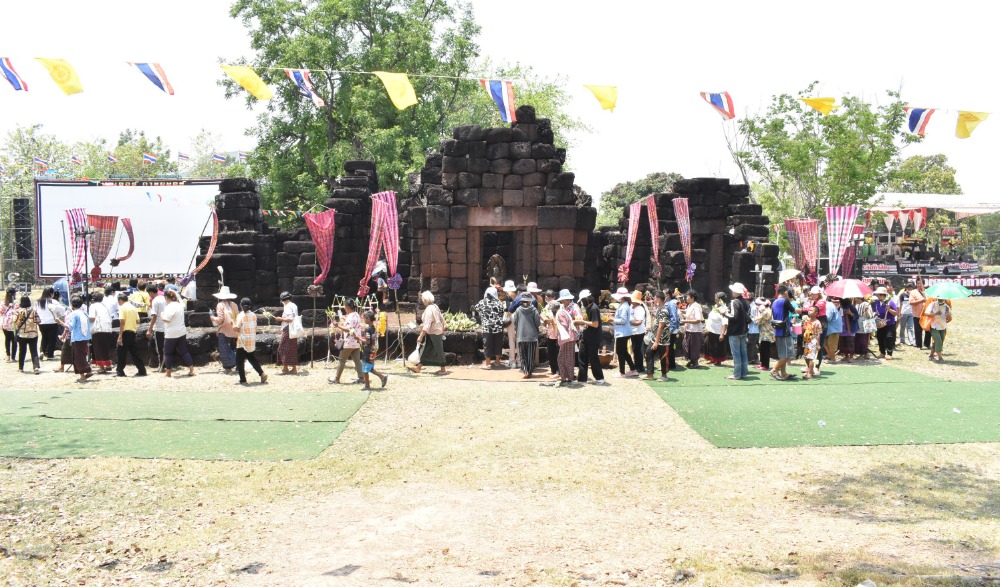 งานนมัสการพระพุทธรูปนาคปรก สรงกู่บ้านแดง