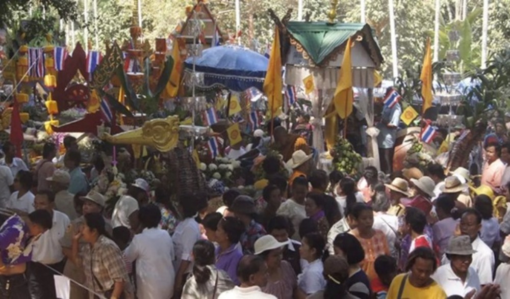ประเพณีชักพระ
