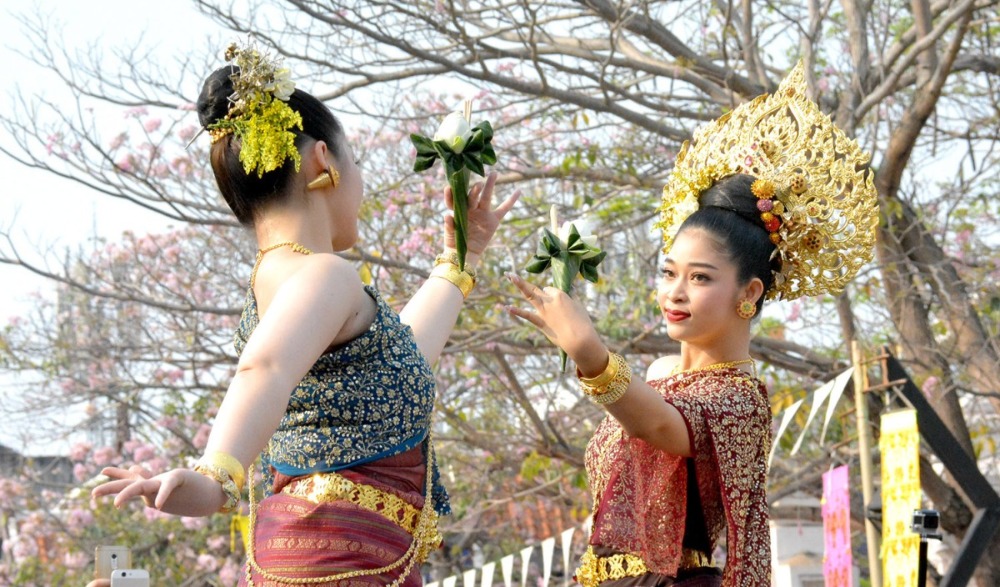 ปี๋ใหม่เมือง