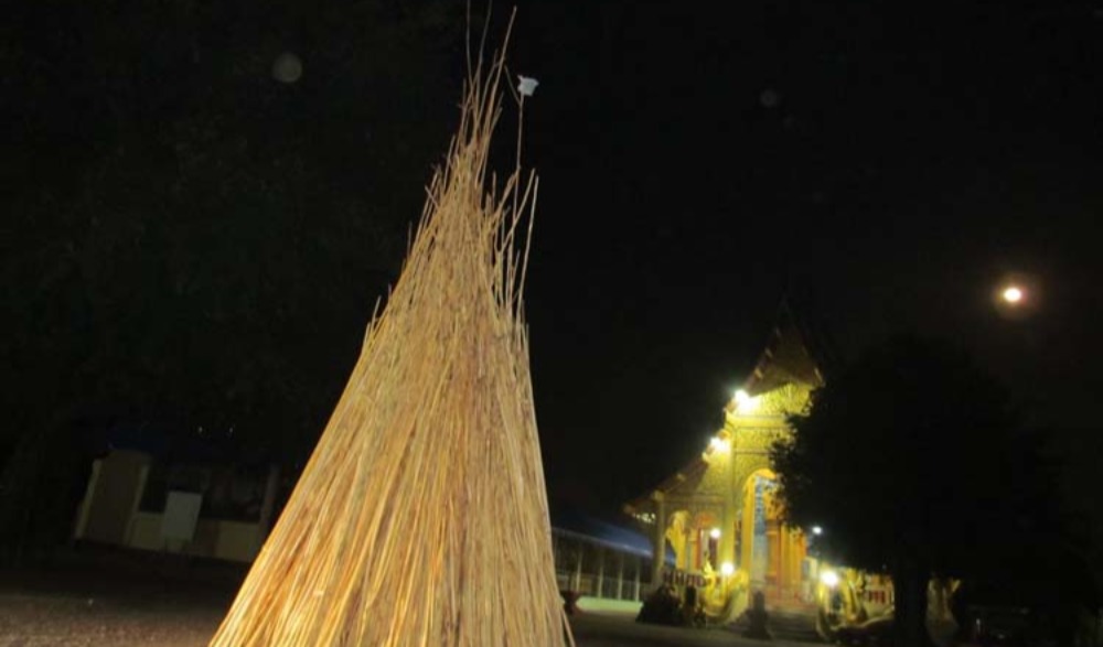 ประเพณีตานหลัวข้าวใหม่ผิงไฟพระเจ้า