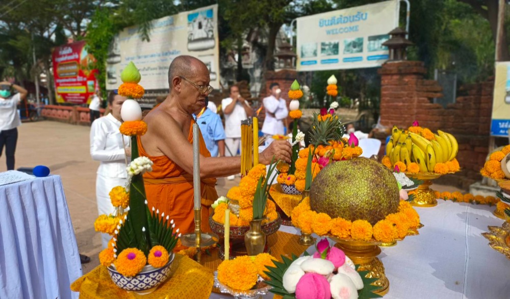 งานปิดทองนมัสการหลวงพ่อเงินวัดท้ายน้ำ
