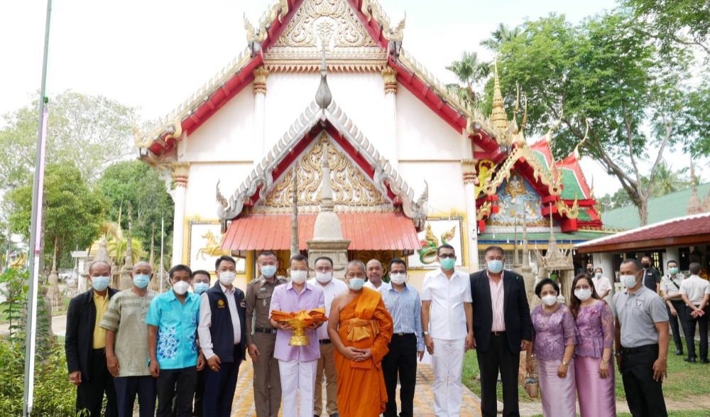 งานประเพณีเปลี่ยนผ้าครองไตร - จีวร สรีระสังขาร