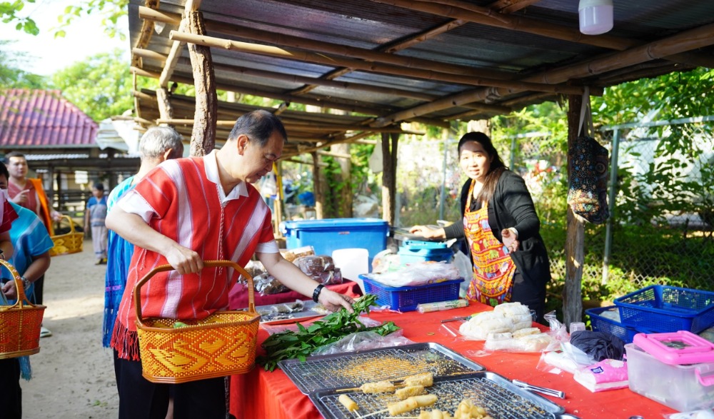 การตักบาตรผัก