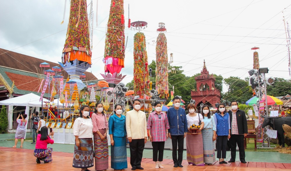 งานประเพณีสลากย้อมเมืองลำพูน หนึ่งเดียวในโลก ประจำปี ๒๕๖๖