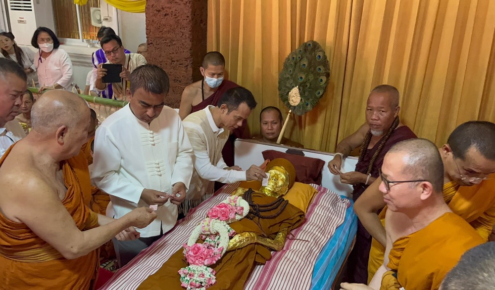 พิธีเปลี่ยนผ้าครองสรีระสังขาร ครูบาเจ้าชัยยะวงศาพัฒนา