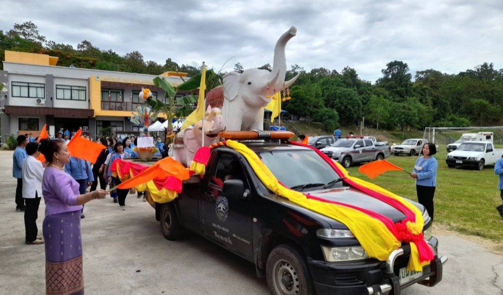ประเพณีแห่ช้างเผือก ลุ่มน้ำลี้