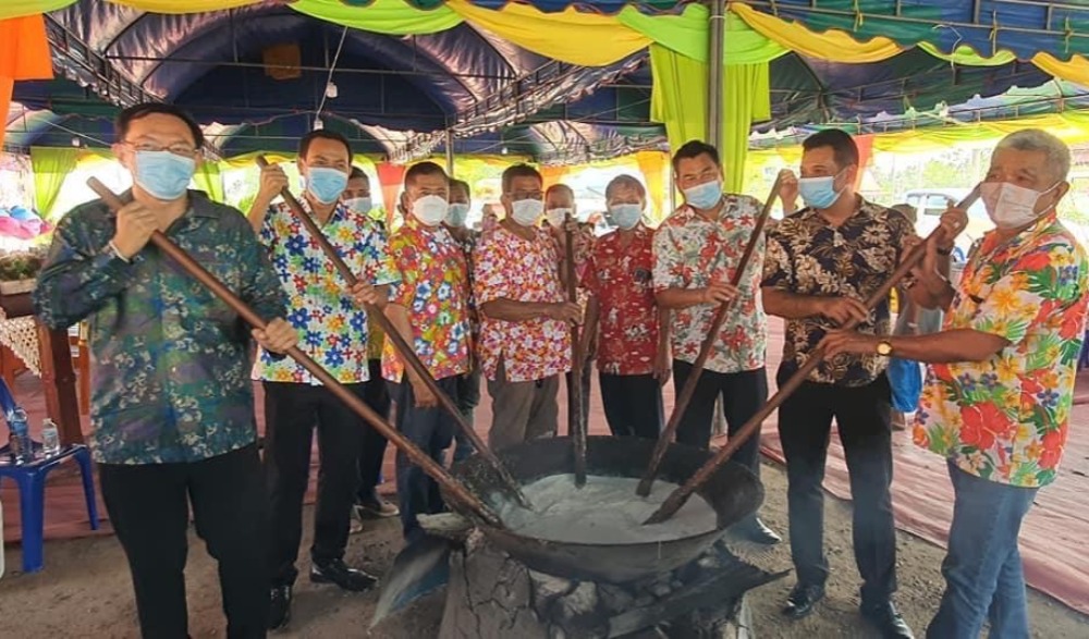 งานประเพณีสงกรานต์ไทยรามัญ (ลายดอก)