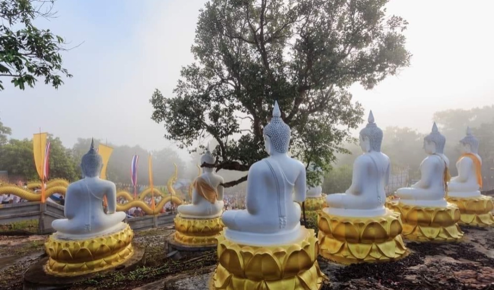 งานบุญประเพณีตักบาตรเทโว วัดเขาช่องชาด