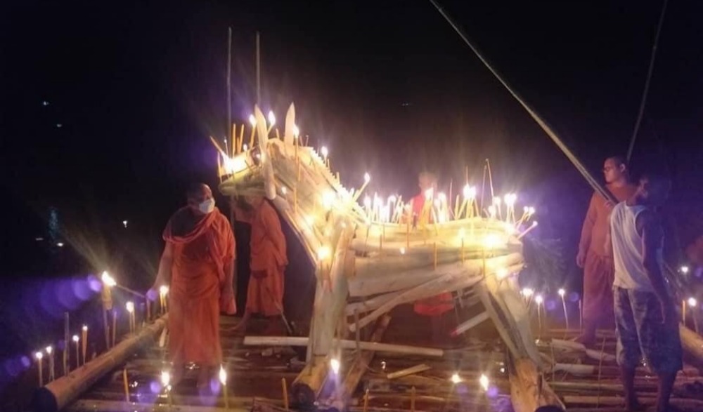 งานประเพณีไหลเรือไฟ