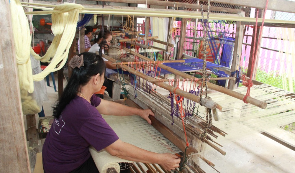โครงการสืบสานมรดกภูมิปัญญาผ้าฝ้ายชิด "ลายตะขอสลับเอื้อ" จังหวัดอำนาจเจริญ ประจำปี พ.ศ. ๒๕๖๖