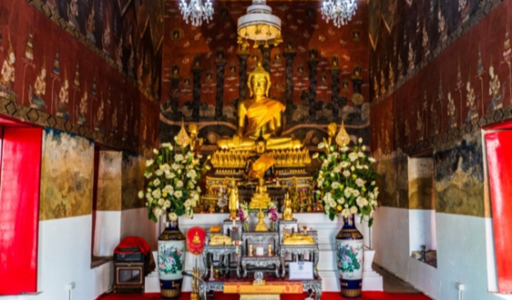 ประเพณีตักบาตรพระ 108 คลองอ้อมนนท์